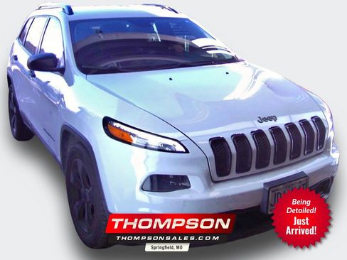 Used 2017 Jeep Cherokee Sport image 1