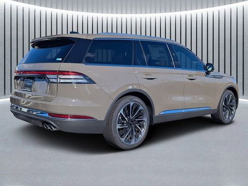 New 2026 Lincoln Aviator Reserve image 3