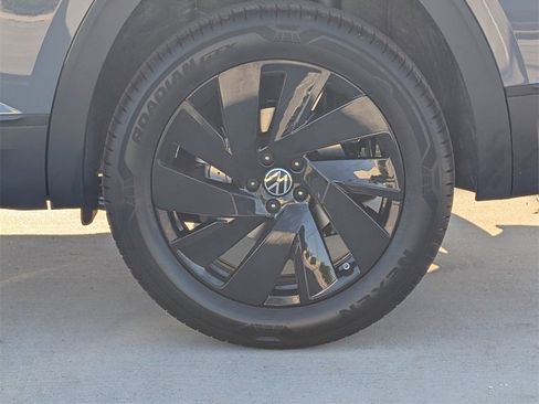 New 2026 Volkswagen Atlas SE image 9