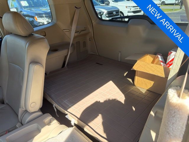 Used 2011 Toyota Highlander SE w/ Tow Pkg FWD image 16
