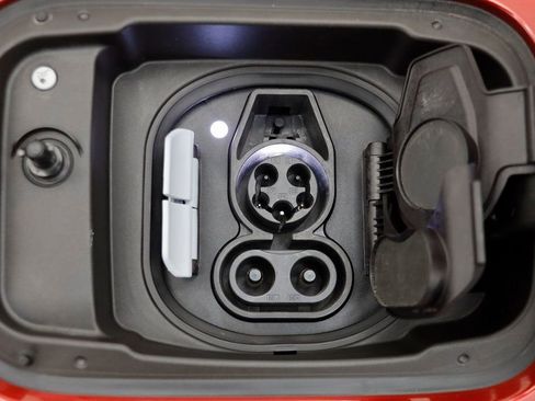 Certified 2025 BMW i4 xDrive40i image 19