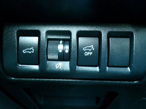 Used 2025 Subaru Outback Onyx Edition AWD/4WD image 23