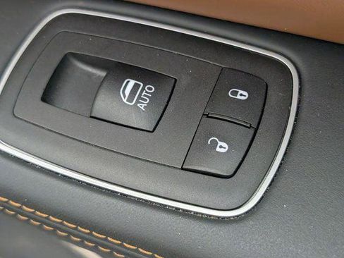 Certified 2023 RAM 1500 Limited AWD/4WD image 37