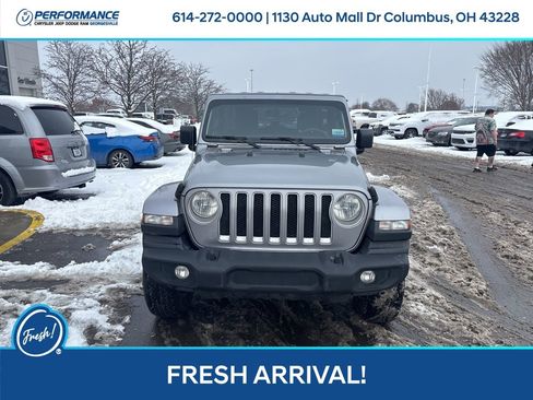 Used 2018 Jeep Wrangler Unlimited Sahara w/ Uconnect 4C Nav & Sound Group image 9