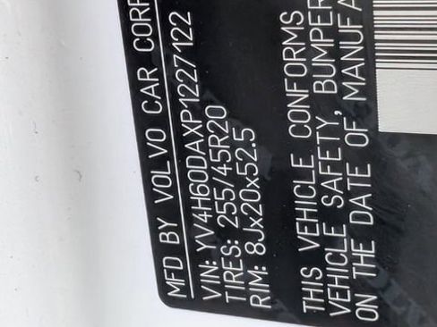 Used 2023 Volvo XC60 T8 Ultimate w/ Climate Package image 30