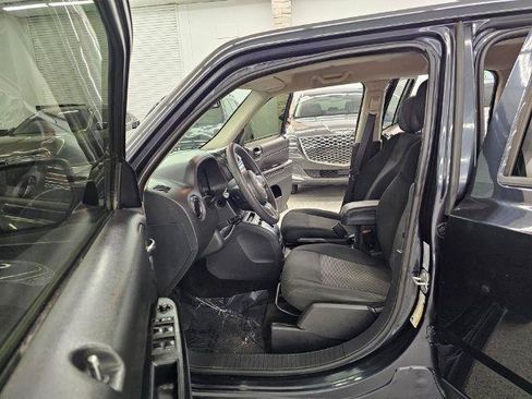 Used 2016 Jeep Patriot Sport w/ Power Value Group FWD image 8