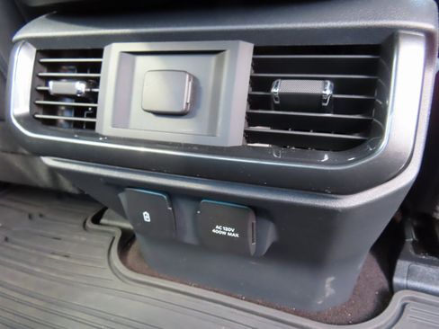 Used 2022 Ford F150 XLT w/ Equipment Group 302A High image 38