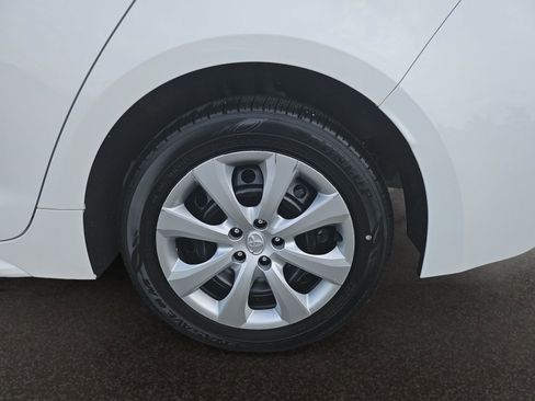 Used 2024 Toyota Corolla LE FWD image 40
