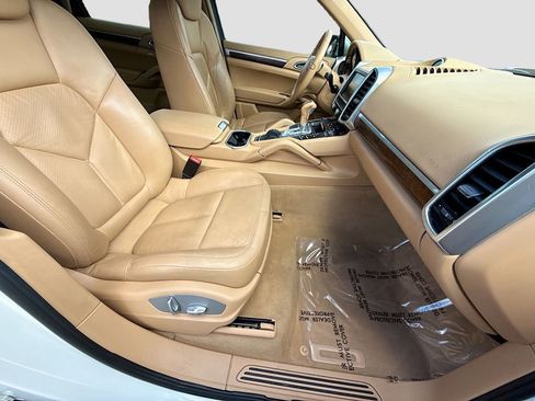 Used 2012 Porsche Cayenne image 14