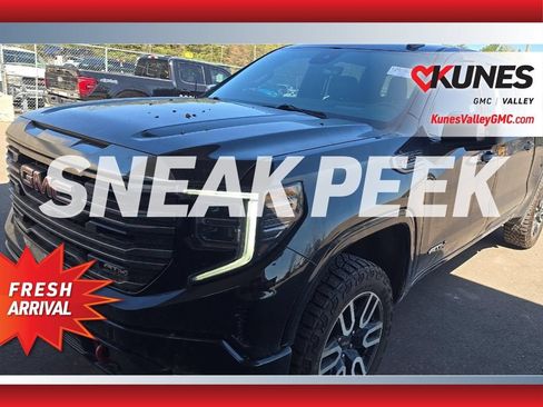 Used 2023 GMC Sierra 1500 AT4 w/ AT4 Premium Package AWD/4WD image 3