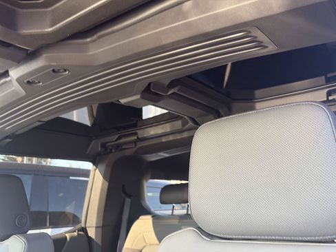 Used 2025 GMC Hummer EV 3X AWD/4WD image 36