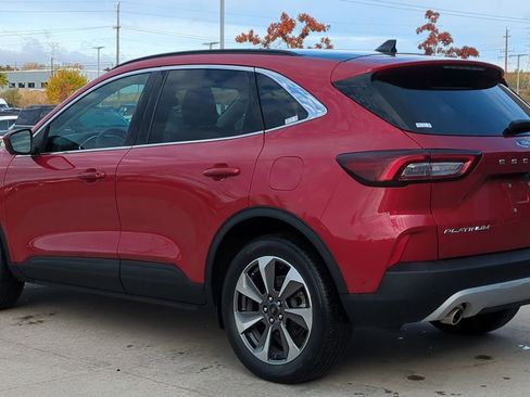 Certified 2023 Ford Escape Platinum w/ Premium Technology Package image 3