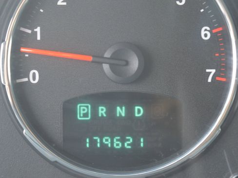 Used 2010 Jeep Liberty Sport image 26