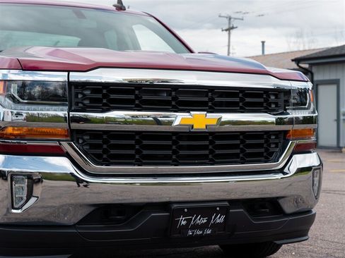 Used 2017 Chevrolet Silverado 1500 LT w/ All Star Edition AWD/4WD image 9