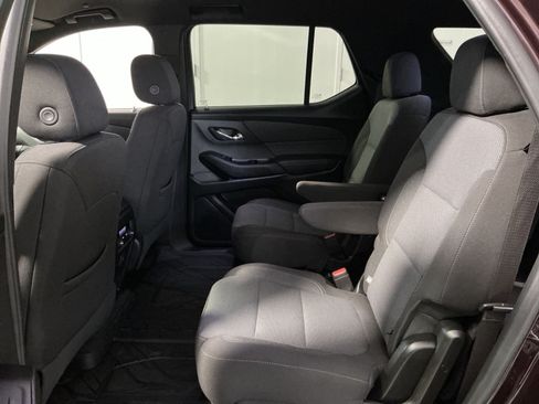 Used 2023 Chevrolet Traverse LT FWD image 24