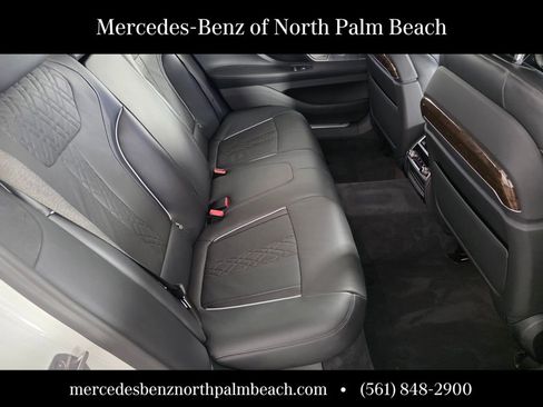 Used 2022 BMW 750i xDrive 750i xDrive image 28