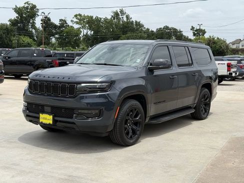 New 2025 Jeep Wagoneer L Series II AWD/4WD image 4
