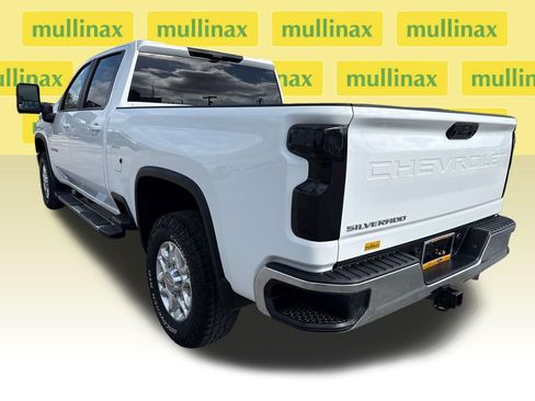 Used 2023 Chevrolet Silverado 2500 LT w/ Convenience Package image 8