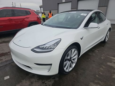 Used 2019 Tesla Model 3 Long Range image 1