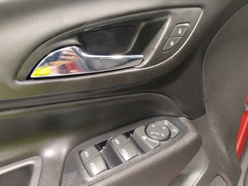 Used 2019 Chevrolet Equinox LT w/ Driver Convenience Package image 27