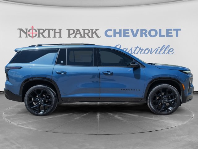 Certified 2024 Chevrolet Traverse RS FWD image 2