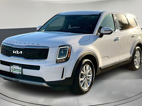Used 2022 Kia Telluride LX image 3
