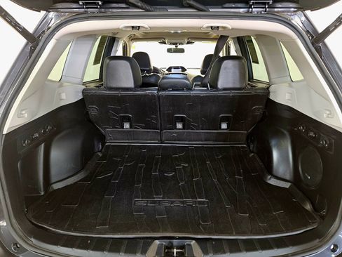 Used 2022 Subaru Forester Touring image 17