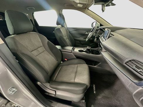Used 2024 Nissan Rogue SV FWD image 31