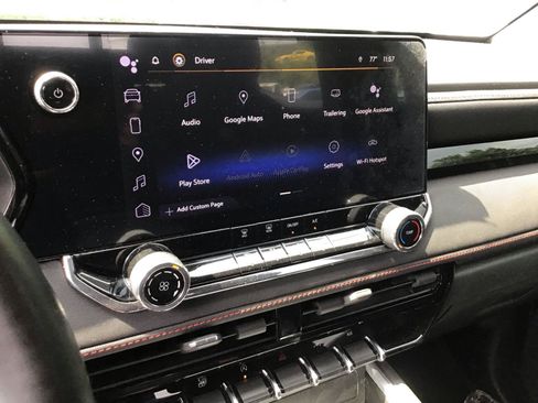 Used 2023 Chevrolet Colorado Z71 w/ Advanced Trailering Package AWD/4WD image 8