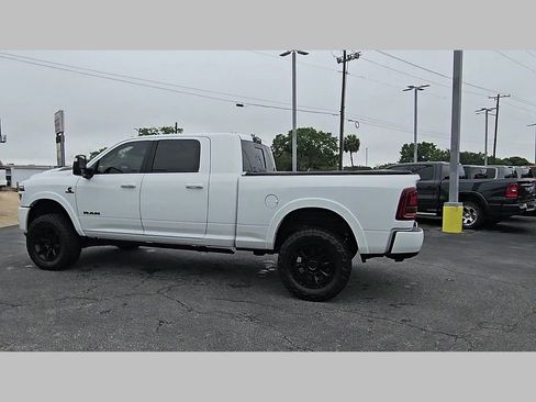 Used 2025 RAM 2500 Limited AWD/4WD image 27