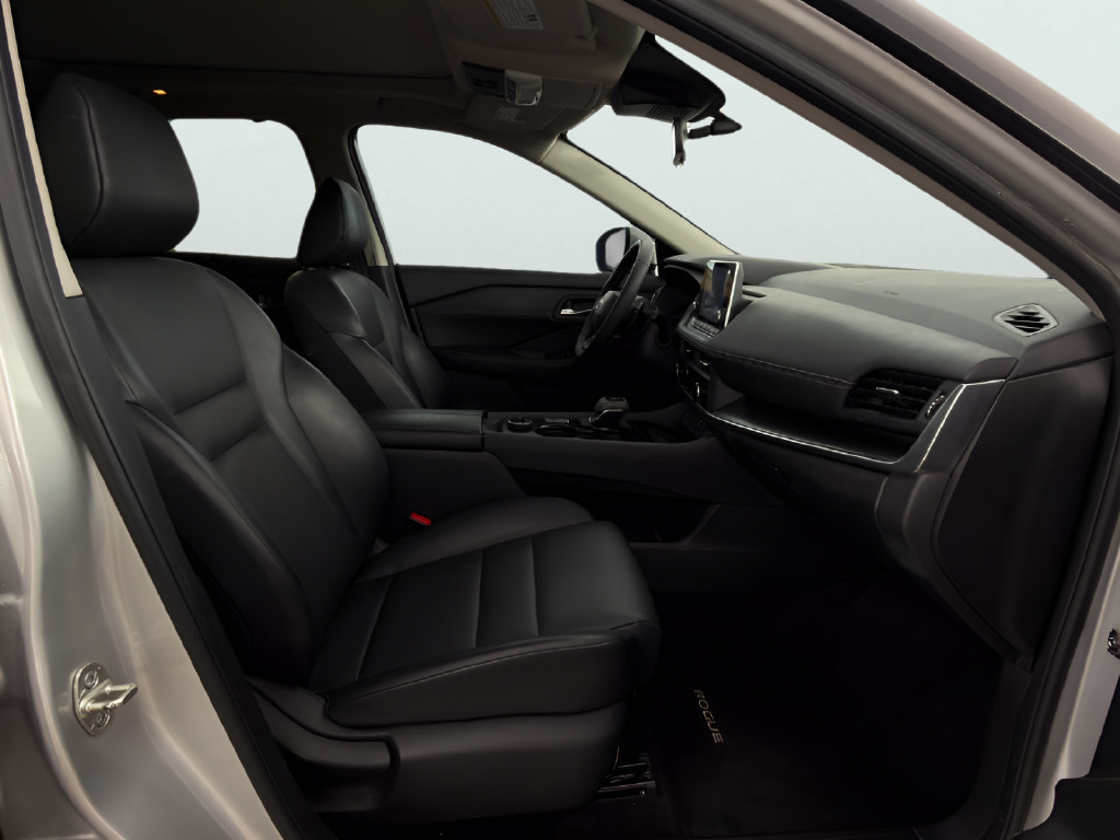 Certified 2025 Nissan Rogue SV w/ SV Premium Package AWD/4WD image 14