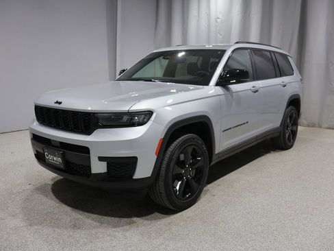 Used 2023 Jeep Grand Cherokee L Laredo AWD/4WD image 5