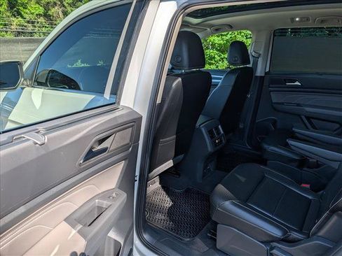 Used 2023 Volkswagen Atlas SE w/ Panoramic Sunroof Package FWD image 25