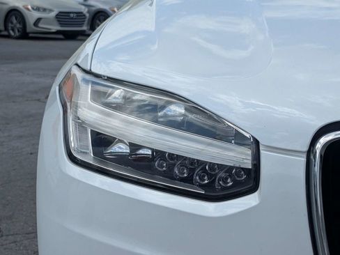 Used 2017 Volvo XC90 T5 Momentum w/ Vision Package image 11
