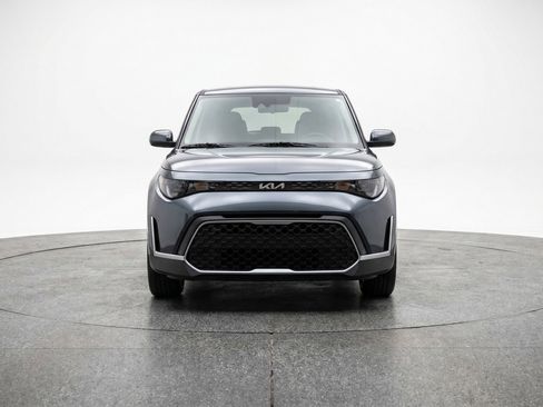 Used 2025 Kia Soul LX w/ LX Technology Package FWD image 2