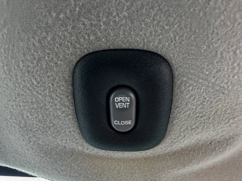 Used 2004 Pontiac Grand Am SE FWD image 29