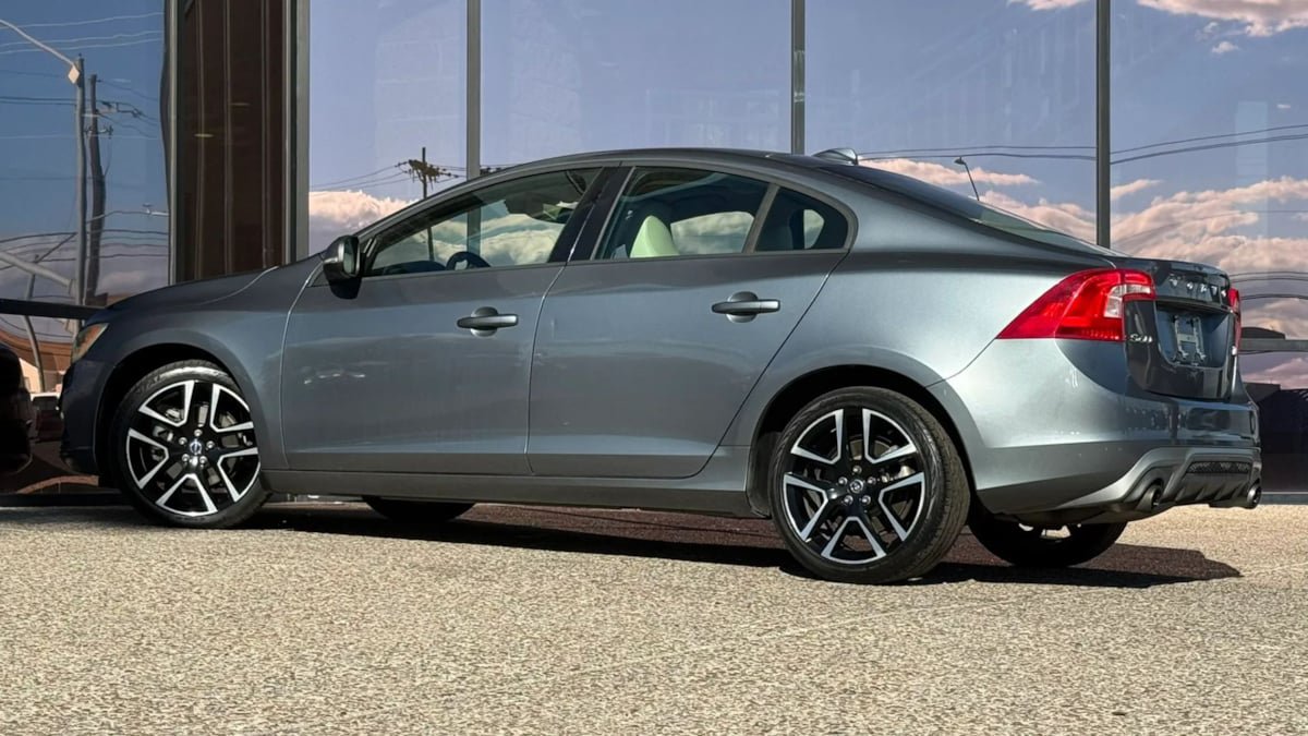 Used 2017 Volvo S60 T5 Dynamic FWD image 6