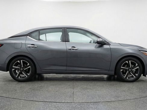 Used 2025 Nissan Sentra SV FWD image 11