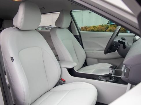 Used 2024 Hyundai Kona SEL FWD image 19