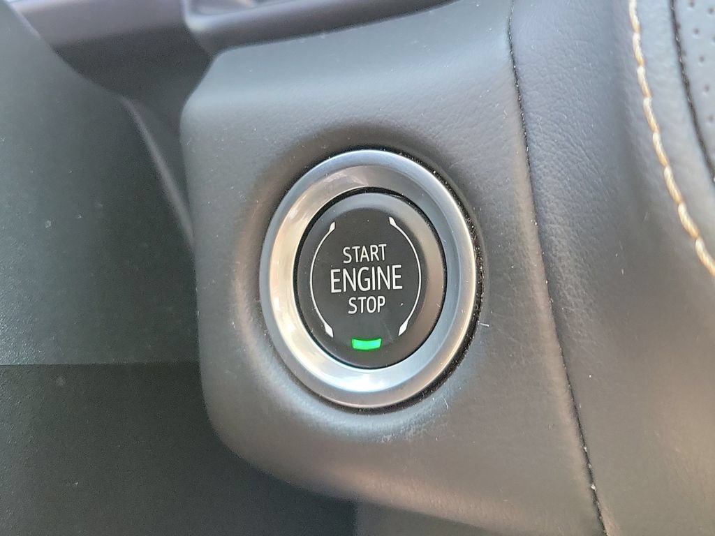 Used 2024 Chevrolet Tahoe Premier AWD/4WD image 37