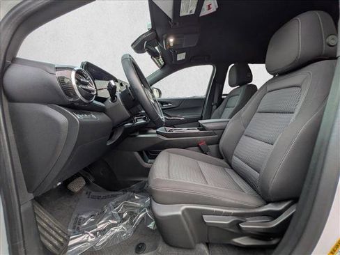 Used 2025 Chevrolet Equinox LT image 16