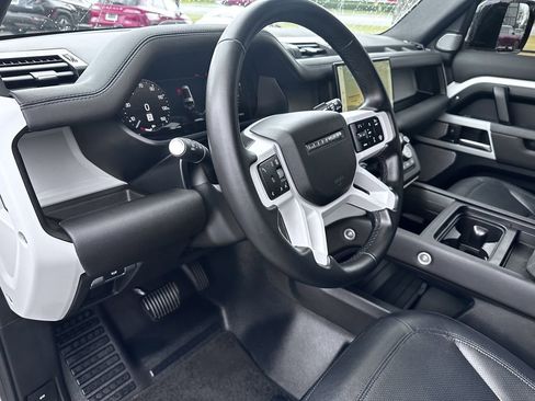 Used 2024 Land Rover Defender 130 S image 18