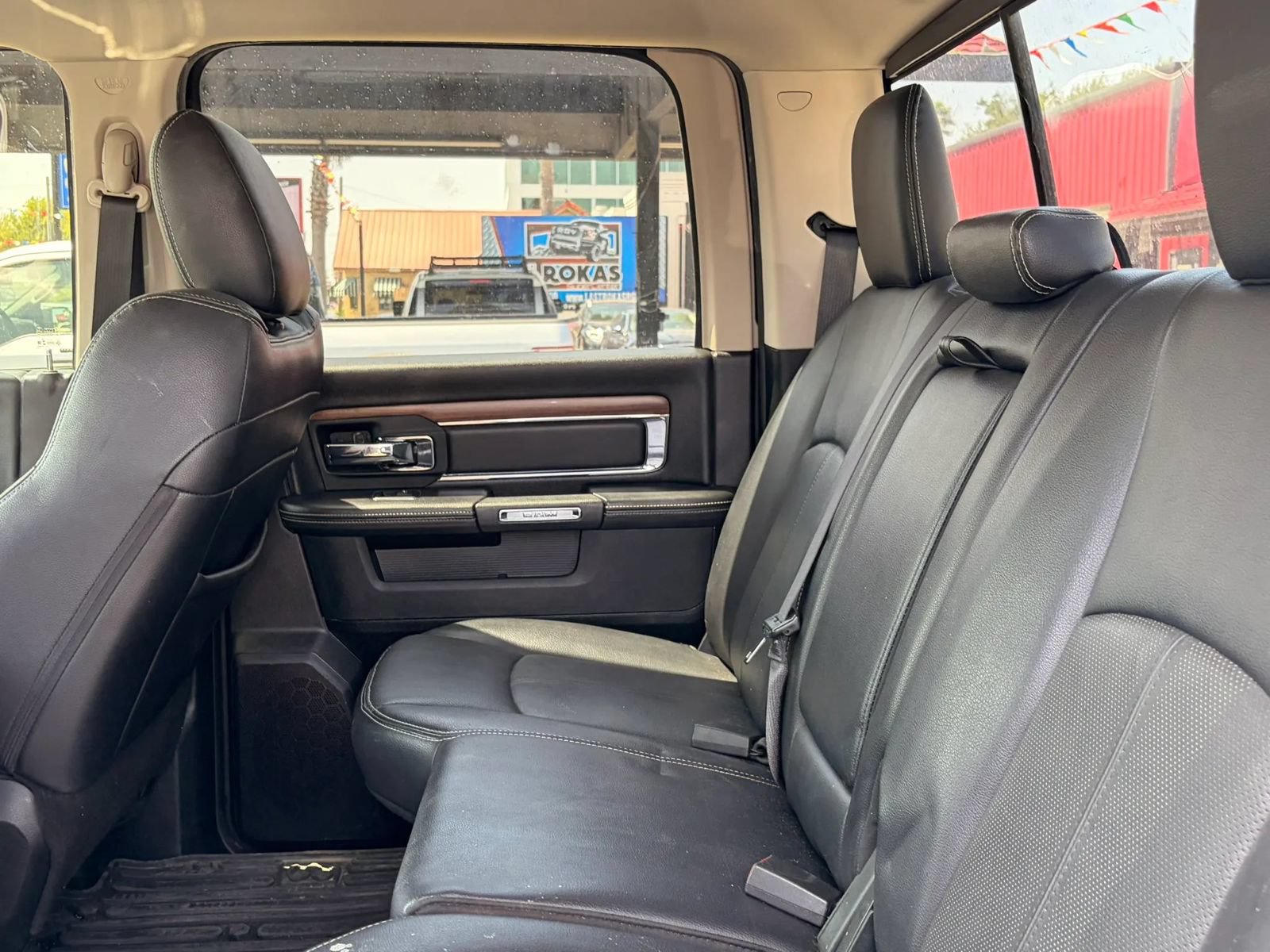 Used 2017 RAM 1500 Laramie w/ Convenience Group AWD/4WD image 12