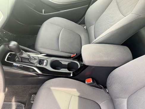 Used 2021 Toyota Corolla LE image 12