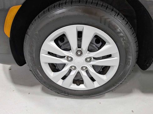 Certified 2023 Kia Soul LX image 3