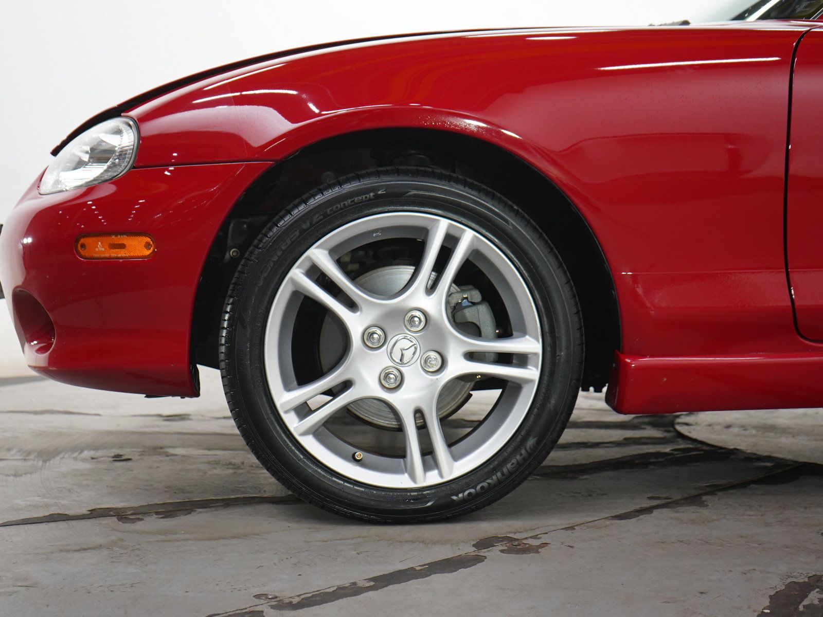 Used 2005 MAZDA MX-5 Miata LS w/ Sports Look Appearance Pkg RWD image 22