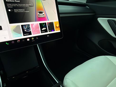 Used 2019 Tesla Model 3 Long Range image 18