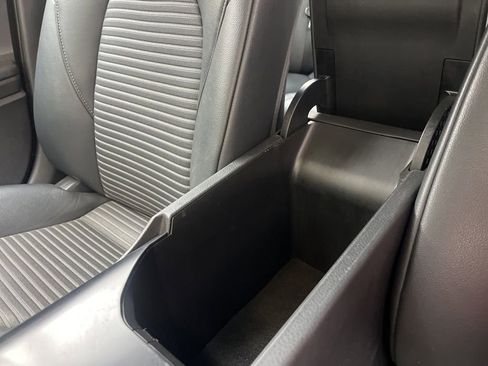 Used 2019 Toyota Camry SE FWD image 27