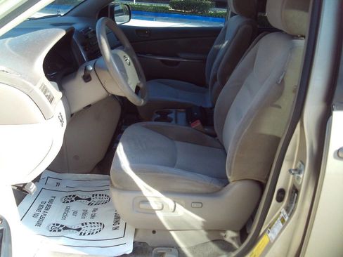 Used 2008 Toyota Sienna LE image 10