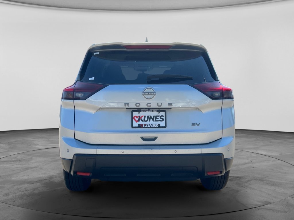 Used 2024 Nissan Rogue SV FWD image 8